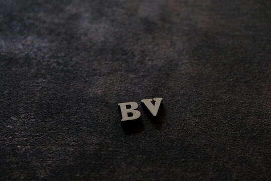 The letters B and V above the dark field. Initials BV