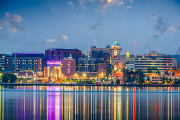 Fototapete - Erie, Pennsylvania, USA Downtown City Skyline