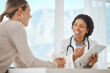 Aufkleber - Doctor with patient and tablet showing lab results, good news for health insurance or medical cure in consultation visit or appointment. Healthcare worker with digital report giving advice to patient