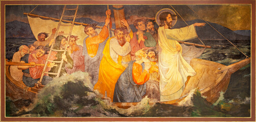 Papier Peint - BERN, SWITZERLAND - JUNY 27, 2022: The fresco of Jesus Calms the Storm in the church Dreifaltigkeitskirche by August Müller (1923).