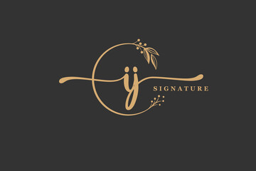 luxury gold signature initial I I logo design isolated leaf and flower