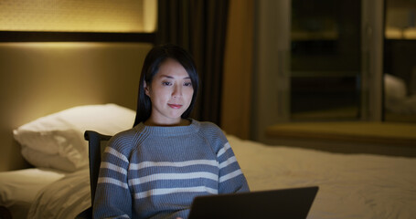 Canvas Print - Woman work on laptop computer at night