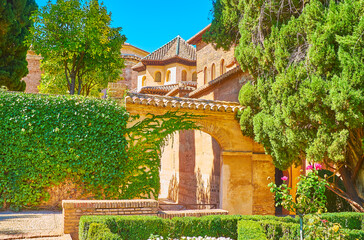 Wall Mural - The arched gate to Nasrid Palace, Alhambra, Granada, Spain