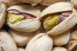 pistacje ,orzechy pistacjowe w przybliżeniu 