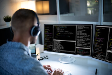 Aufkleber - Computer Programmer Writing Program Code On Computer