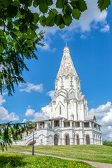 Wall Mural - Church of the Ascension in Kolomenskoye Park, Moscow, Russia