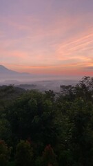 Wall Mural - Lever de soleil sur le temple de Borobudur à Yogyakarta - Indonésie