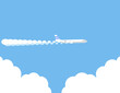 Flugzeug fliegt in den Wolken und zeiht Kondensstreifen hinter sich her.