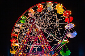 ferris wheel on a day