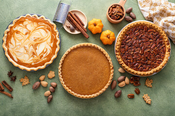 Wall Mural - Traditional fall Thanksgiving pies, pumpkin and pecan pie