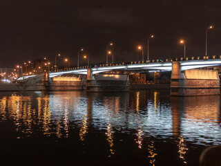 Wall Mural - RUSSIA. MOSCOW - November 5, 2014. Embankment of the Moscow river. A Large Stone Bolshoy Kamenny Bridge Kremlin