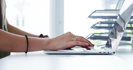 Aufkleber - Hands typing, web research and working business woman on a office computer with crypto iot data. Online ux planning and digital strategy of a IT expert writing a big data and cloud computing report