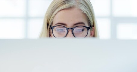 Aufkleber - Startup, entrepreneur and data analysis with a business woman in glasses working on a computer in her office at work. Small business with a young female employee, nerd or geek using technology