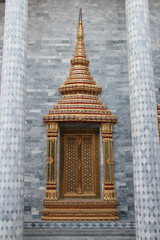 Wall Mural - buddhist temple (Wat Ratchaphradit) in bangkok (thailand)