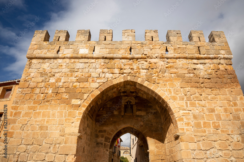 puerta-de-las-heras-puerta-del-arco-medieval-gothic-entry-gate-to