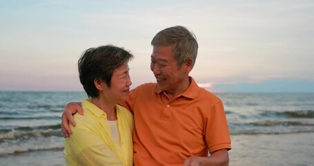 Wall Mural - elderly couple take selfie