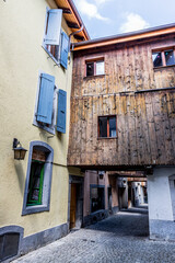 Canvas Print - Ruelle de la Vieille ville d'Aigle en Suisse