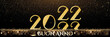 biglietto o striscione per felice anno nuovo 2023 in oro e bianco con un numero 22 e 23 che si srotola su uno sfondo sfumato nero e marrone con glitter color oro