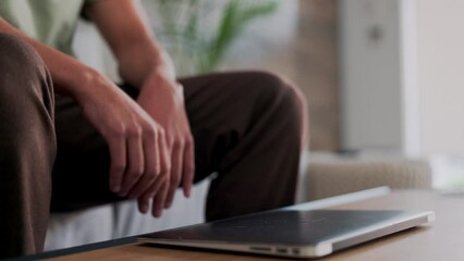 Aufkleber - Hands, man or laptop glitch in house living room or home interior sofa for stress, anxiety or confused web developer student. Zoom on angry cybersecurity lockdown employee with programming coding 404