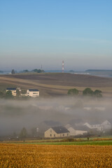 Sticker - Belgique Wallonie Ardenne paysage brouillard automne Vaux sur Sure village losange