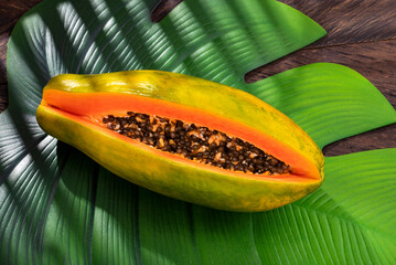 Wall Mural - Carica papaya - Organic sweet tropical papaya