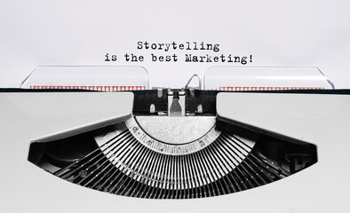 Aufkleber - Text Storytelling is the best Marketing typed on retro typewriter