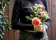 Kwiaty na dzień nauczyciela, skromny bukiet z róż, ogrodowe róże dla cioci na imieniny, polne kwiaty na dzień kobiet, dzień mamy, dla babci, dla dziadka