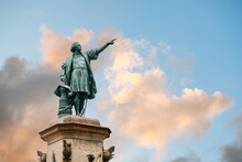 Columbus Statue And Cathedral, Parque Colon, Santo Domingo. Dominican Republic.
