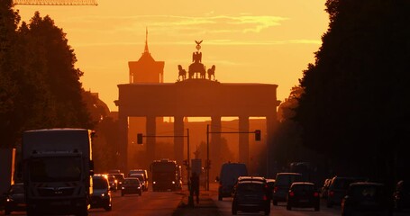 Wall Mural - Brandenburger Tor bei Sonnenaufgang