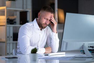 Aufkleber - Stressful Business Man Working On Laptop
