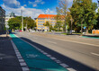 Radweg grün, Fahrbahnmarkierung am Dittrichring, Leipzig, Sachsen, Deutschland