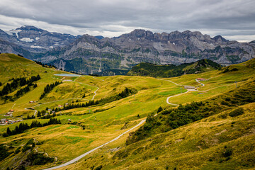 Sticker - Vue sur les montagnes de Val d'Illiez en Suisse en été