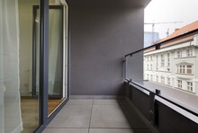 Balkon W Apartamencie, Widok Na Wnętrze