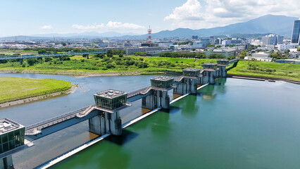 Canvas Print - 河川堰管理橋　空撮