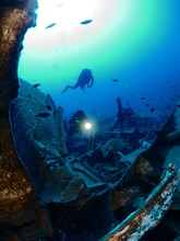 Scuba Divers Exploring Shipwreck Scenery Underwater Ship Wreck Deep 