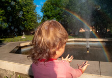 Rainbow Fountain Splashes