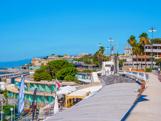 Canvas Print - Genoa beach with sights