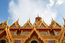 Golden Pagoda At Wat Tha Sung In Uthai Thani, Thailand