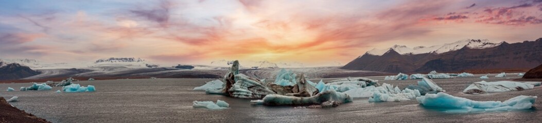 Jokulsarlon glacial lake, lagoon with ice blocks, Iceland. Situated near the edge of the Atlantic Ocean at the head of the Breidamerkurjokull glacier, Vatnajokull icecap or Vatna Glacier.