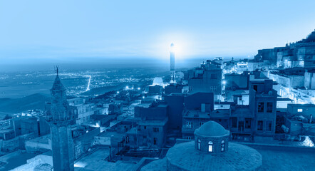 Wall Mural - Mardin old town with with spectacular views of mesopotamia and Mardin castle - Mardin, Turkey