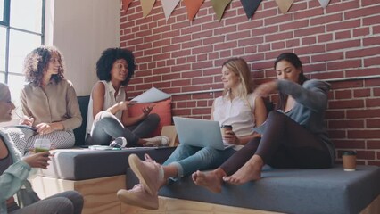 Leinwandbilder - Digital marketing, creative business women planning, collaboration and marketing ideas brainstorming in group or team meeting. Teamwork, strategy and seo analytics analysis group for job empowerment