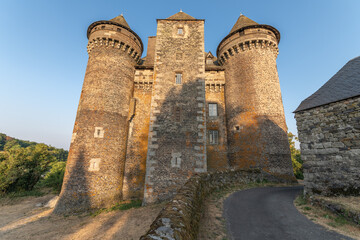 Bousquet castle from the 14th century, classified as a historical monument.