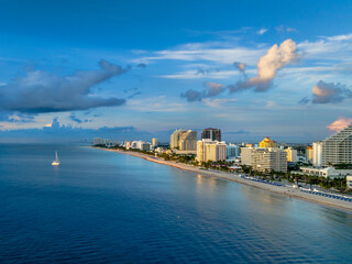 Wall Mural - view of the city from the sea