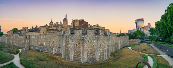 Canvas Print - Tower of London at sunrise in London. England