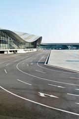 Canvas Print - Empty runway at the airport