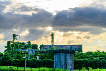 歴史ある炭鉱跡風景「万田坑第二竪坑櫓・万田坑ステーション」夕焼け風景
Historic Coal Mine Ruins Scenery 