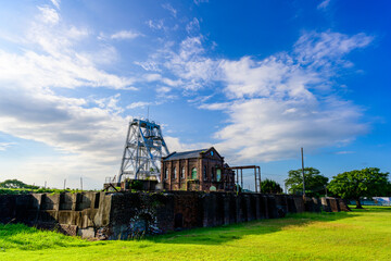 歴史ある炭鉱跡風景「万田坑第二竪坑櫓・万田坑ステーション」周辺風景
Historic coal mine ruins scenery around 