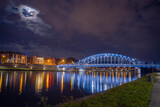 Most Piłsudskiego w Krakowie nocną porą