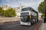 Fototapeta  - Bus in London Mayfair