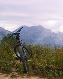 rower mtb góry niebo chmury kolarstwo